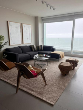 Departamento de lujo con vista al mar frente playa brava Punta Del Este Torre Le Parc lll